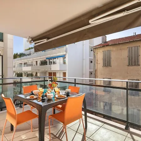 Hyper Centre New Building * Cannes